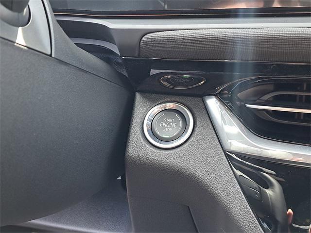 new 2025 Buick Envista car, priced at $28,430