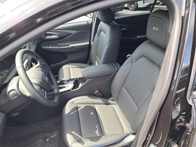 new 2025 Buick Envista car, priced at $28,430
