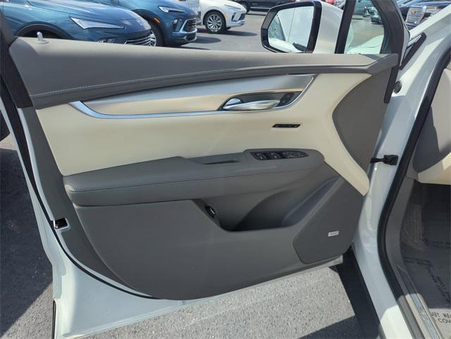 used 2021 Cadillac XT5 car, priced at $31,653