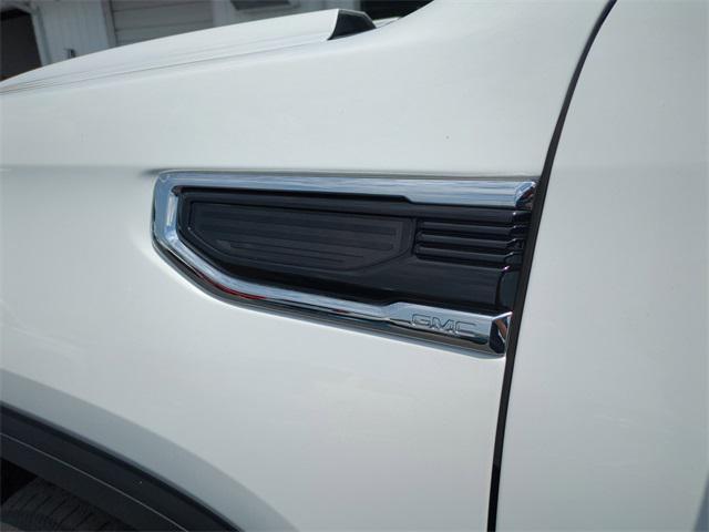 used 2022 GMC Sierra 1500 car, priced at $34,303