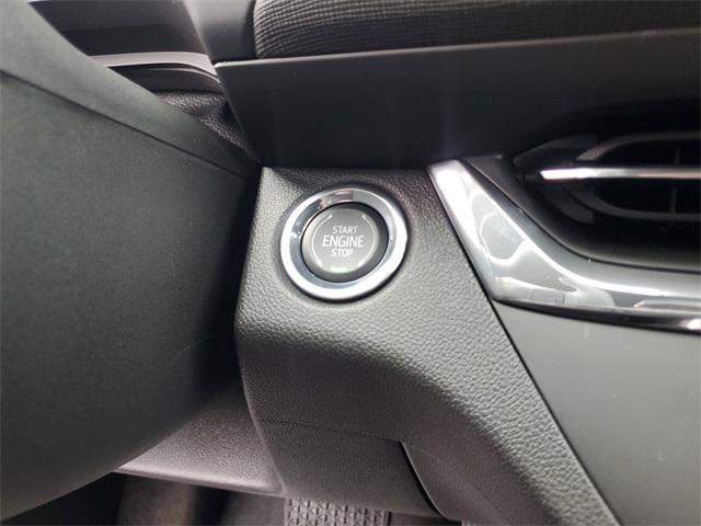 new 2025 Buick Envista car, priced at $24,030