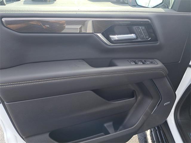 new 2025 GMC Yukon car, priced at $71,215