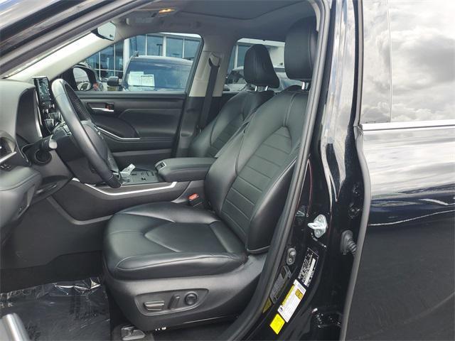 used 2021 Toyota Highlander Hybrid car, priced at $34,142