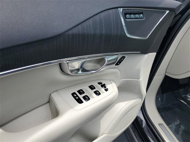 used 2020 Volvo XC90 car, priced at $23,404