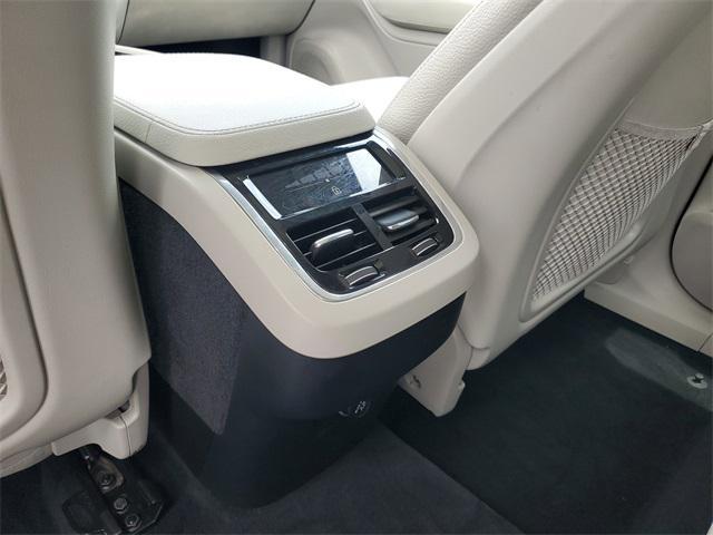 used 2020 Volvo XC90 car, priced at $23,404