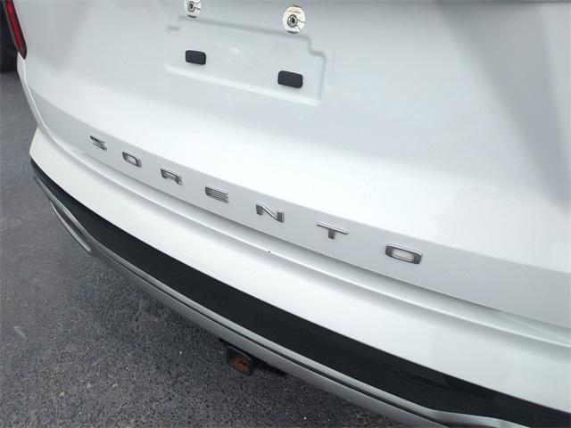 used 2021 Kia Sorento car, priced at $24,146