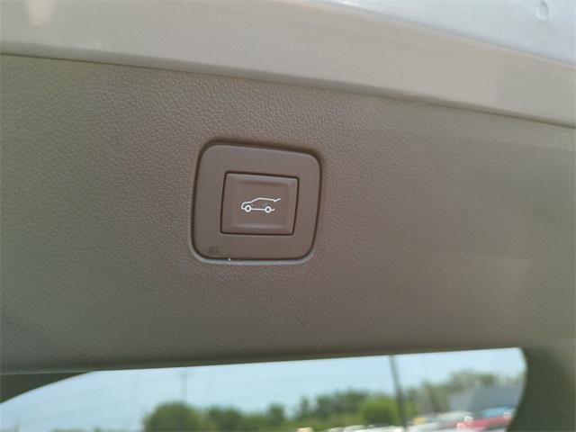 new 2025 Buick Envista car, priced at $27,125
