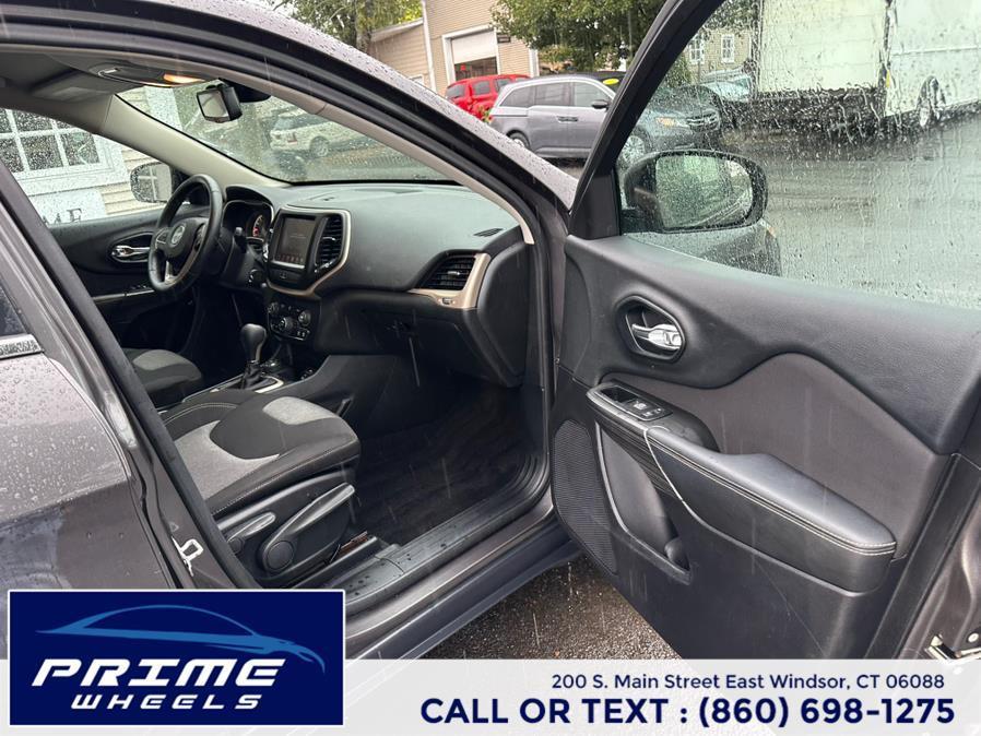 used 2014 Jeep Cherokee car, priced at $7,488