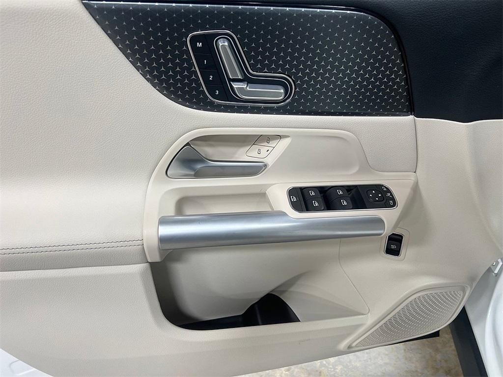 used 2025 Mercedes-Benz GLA 250 car, priced at $42,500