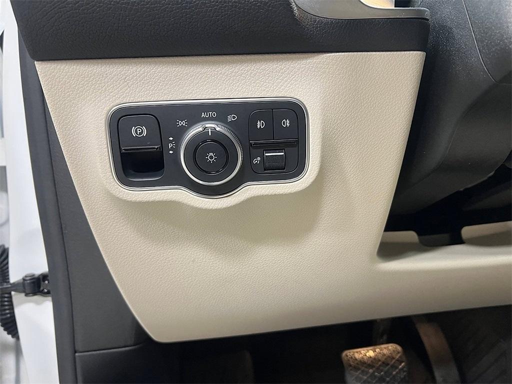 used 2021 Mercedes-Benz GLB 250 car, priced at $29,995