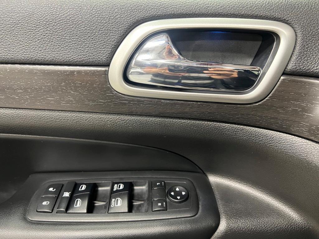 used 2018 Jeep Grand Cherokee car, priced at $19,495