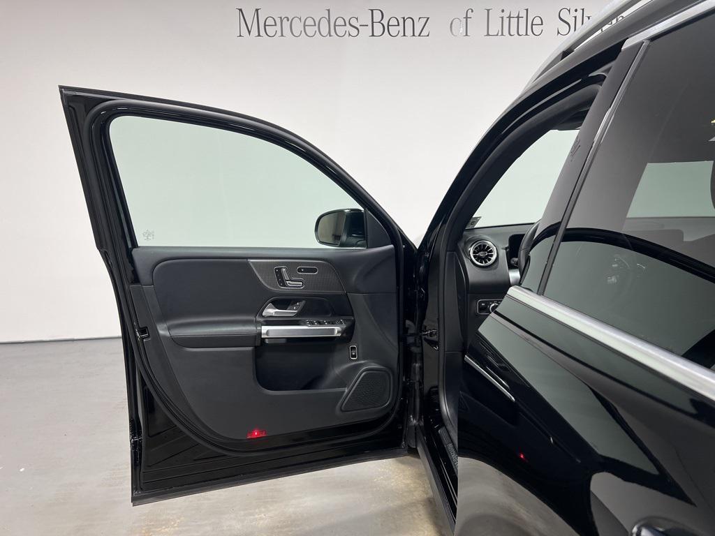 used 2022 Mercedes-Benz GLB 250 car, priced at $30,995