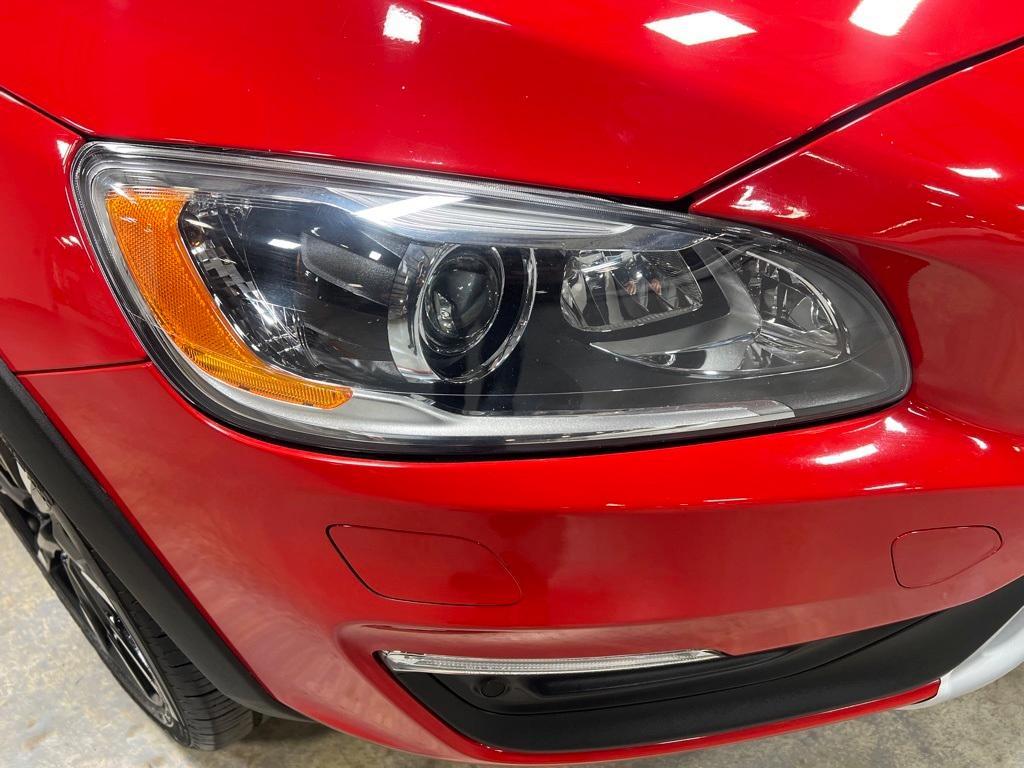 used 2018 Volvo V60 Cross Country car, priced at $24,995