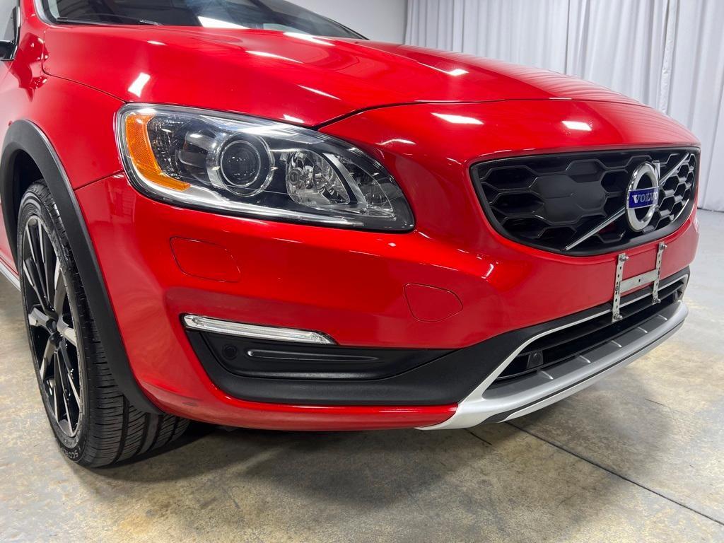 used 2018 Volvo V60 Cross Country car, priced at $24,995
