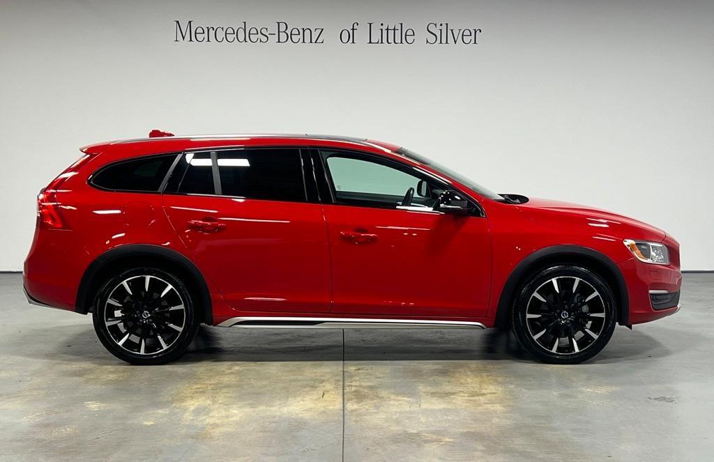 used 2018 Volvo V60 Cross Country car, priced at $24,995