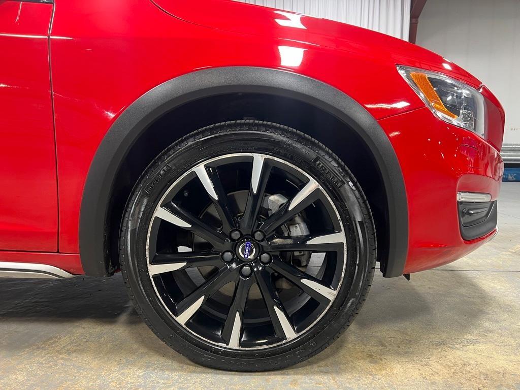 used 2018 Volvo V60 Cross Country car, priced at $24,995