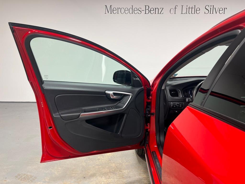 used 2018 Volvo V60 Cross Country car, priced at $24,995