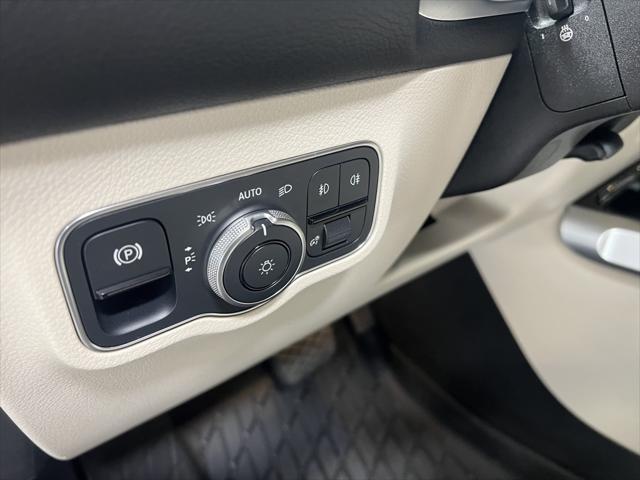 used 2022 Mercedes-Benz GLB 250 car, priced at $34,995