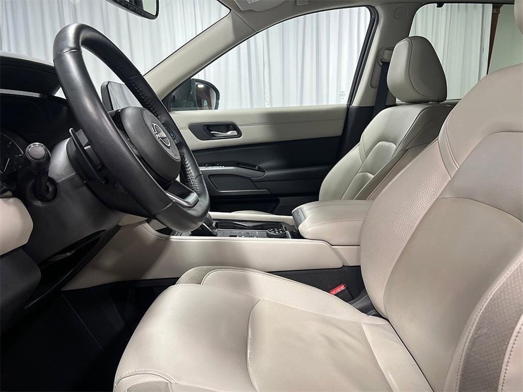 used 2022 Nissan Pathfinder car, priced at $26,255