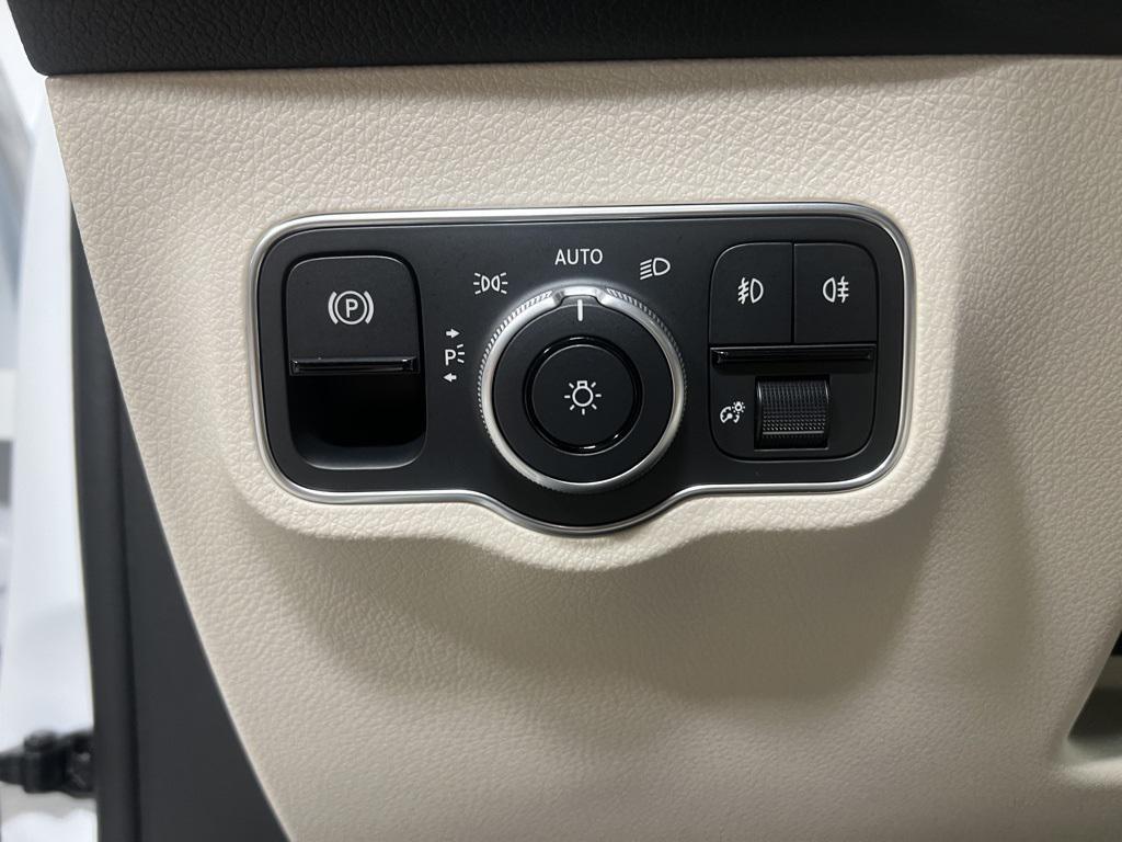 used 2025 Mercedes-Benz GLB 250 car, priced at $44,895