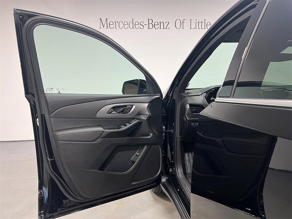 used 2023 Chevrolet Traverse car, priced at $31,997