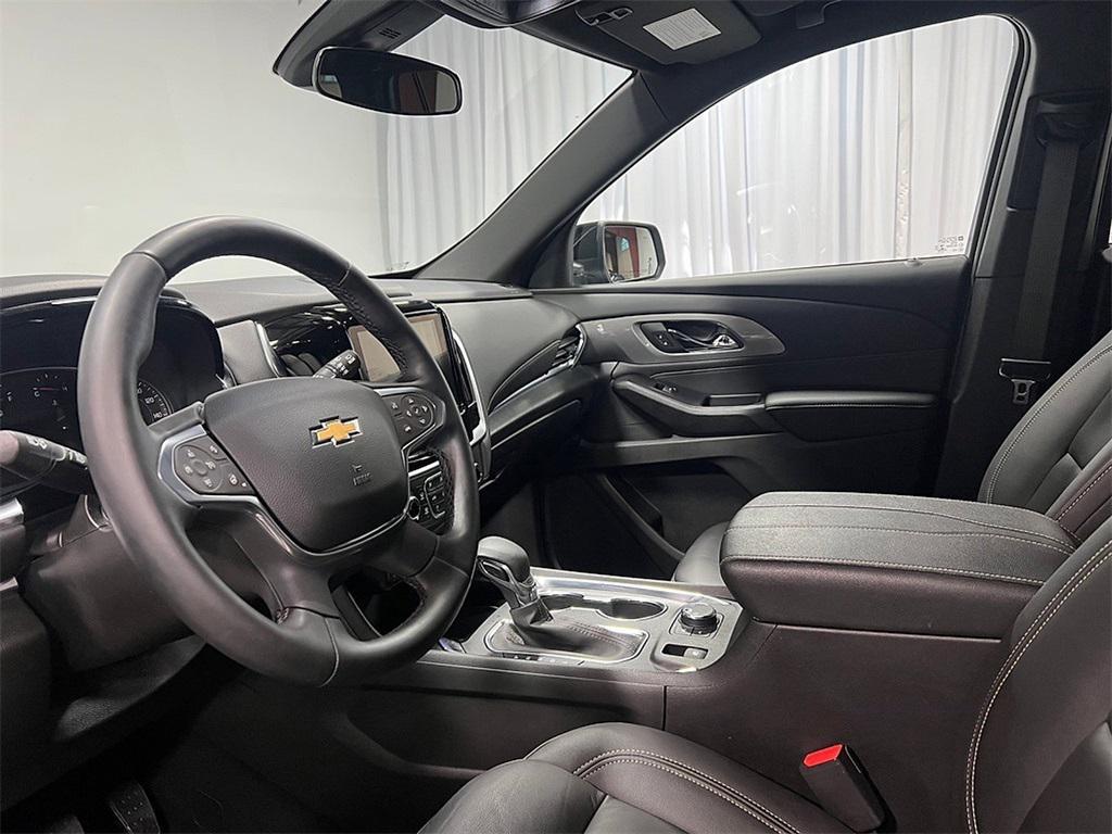 used 2023 Chevrolet Traverse car, priced at $31,997