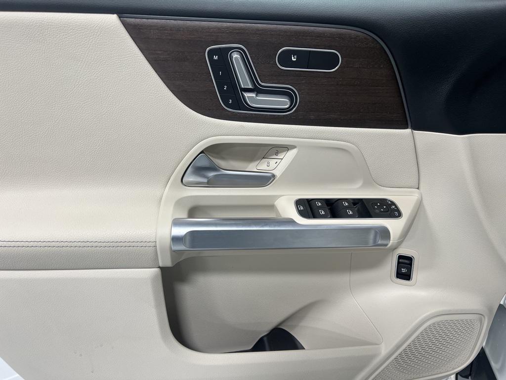 used 2022 Mercedes-Benz GLB 250 car, priced at $29,995