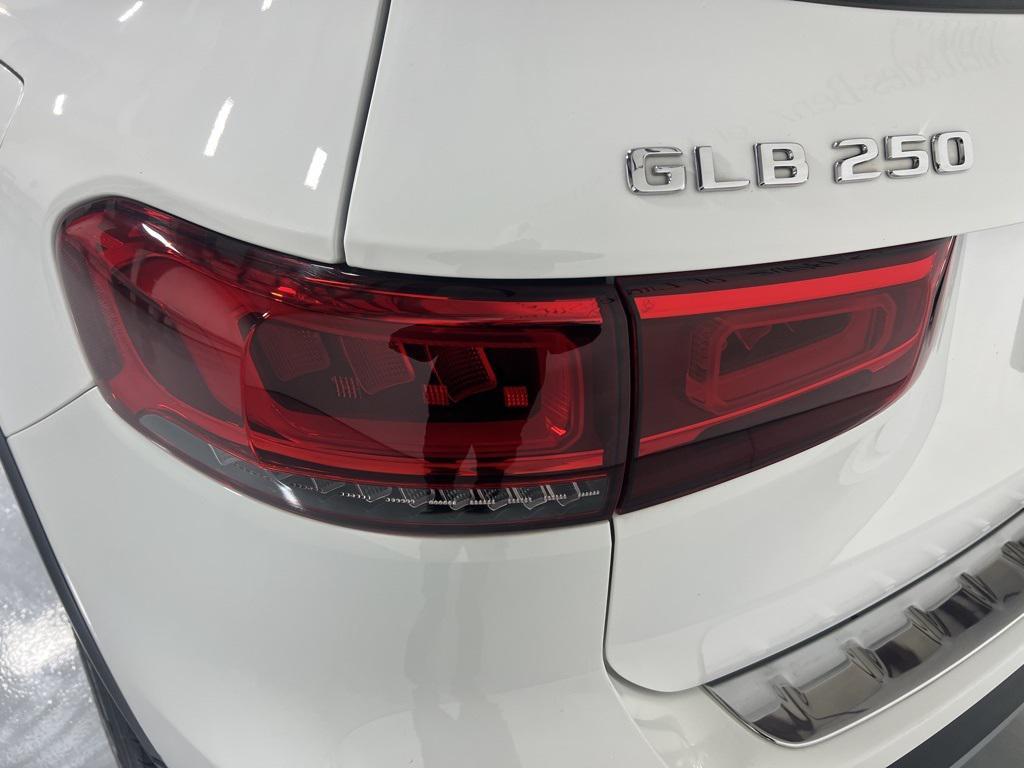 used 2022 Mercedes-Benz GLB 250 car, priced at $29,995