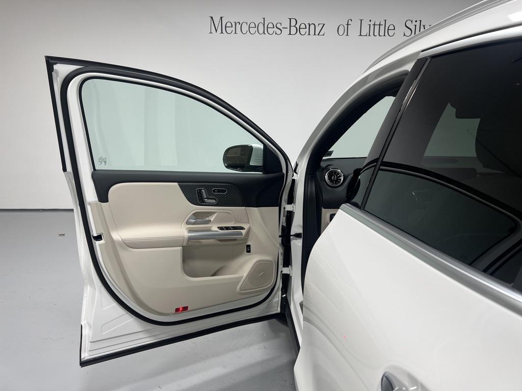 used 2025 Mercedes-Benz GLA 250 car, priced at $42,995
