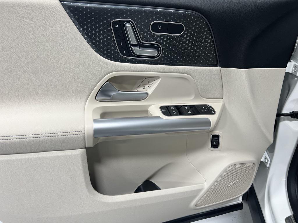 used 2025 Mercedes-Benz GLA 250 car, priced at $42,995