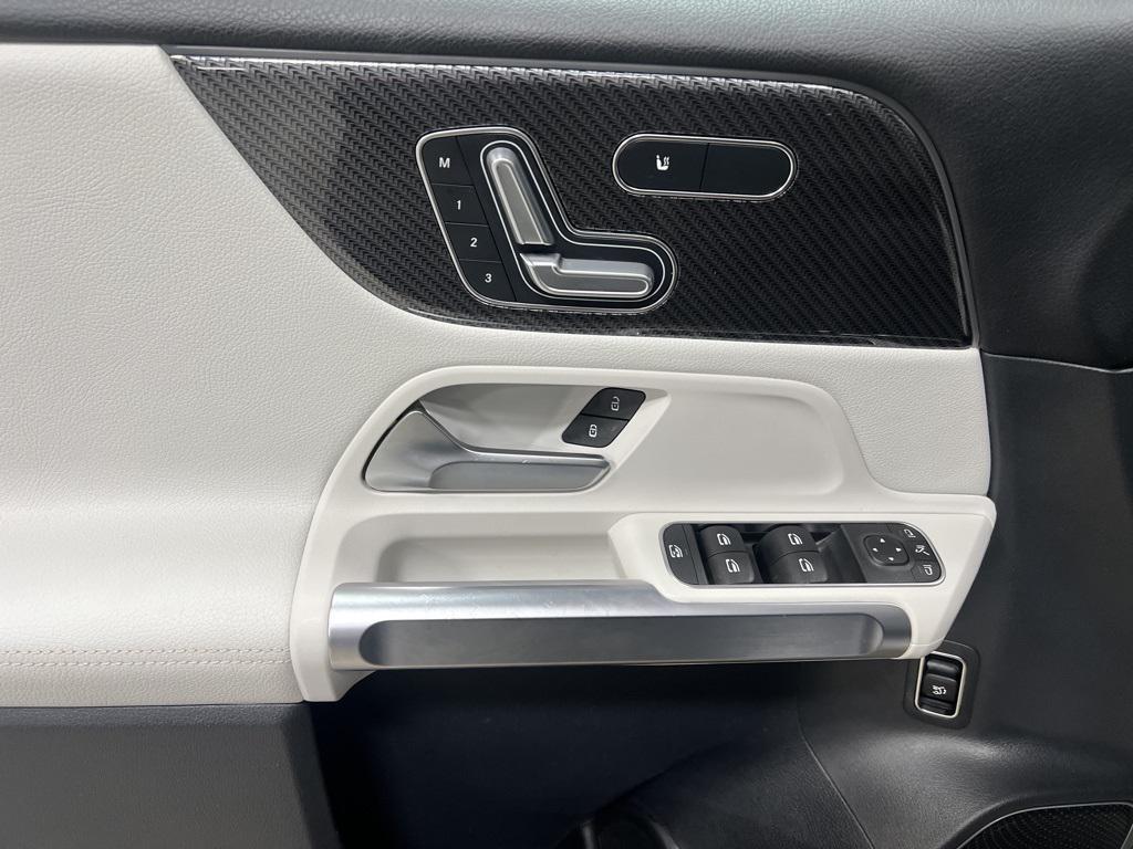 used 2022 Mercedes-Benz GLB 250 car, priced at $30,995