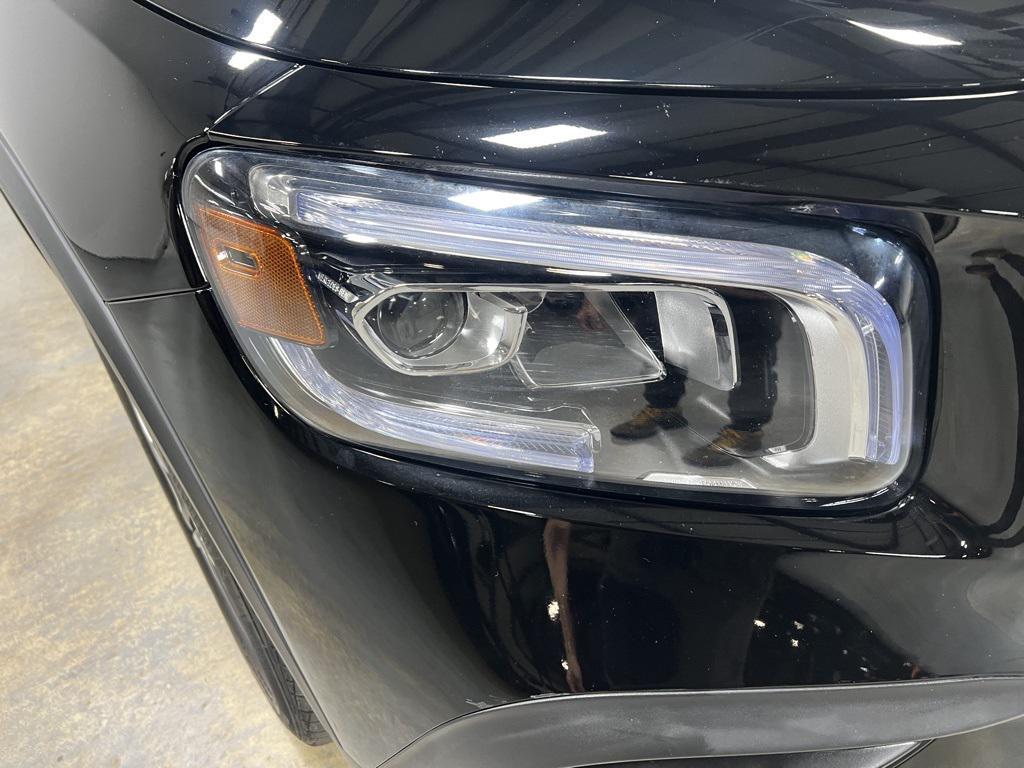 used 2022 Mercedes-Benz GLB 250 car, priced at $30,995