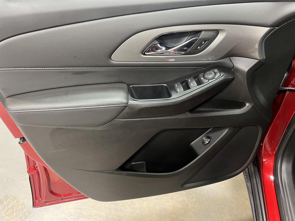 used 2023 Chevrolet Traverse car, priced at $32,995