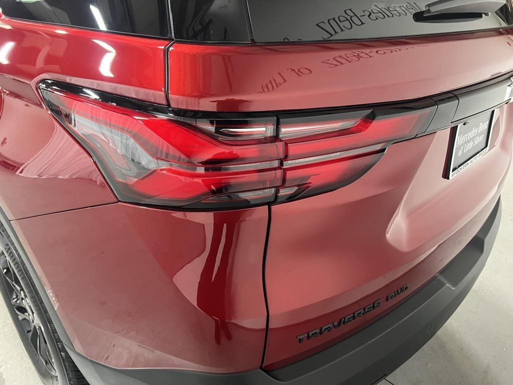 used 2023 Chevrolet Traverse car, priced at $32,995