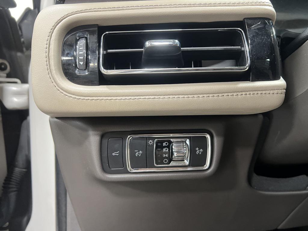 used 2022 Lincoln Aviator car, priced at $37,995