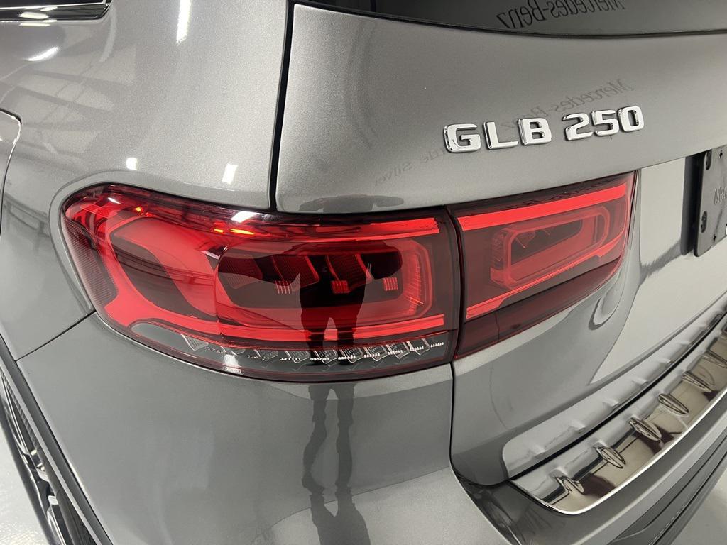 used 2021 Mercedes-Benz GLB 250 car, priced at $28,995