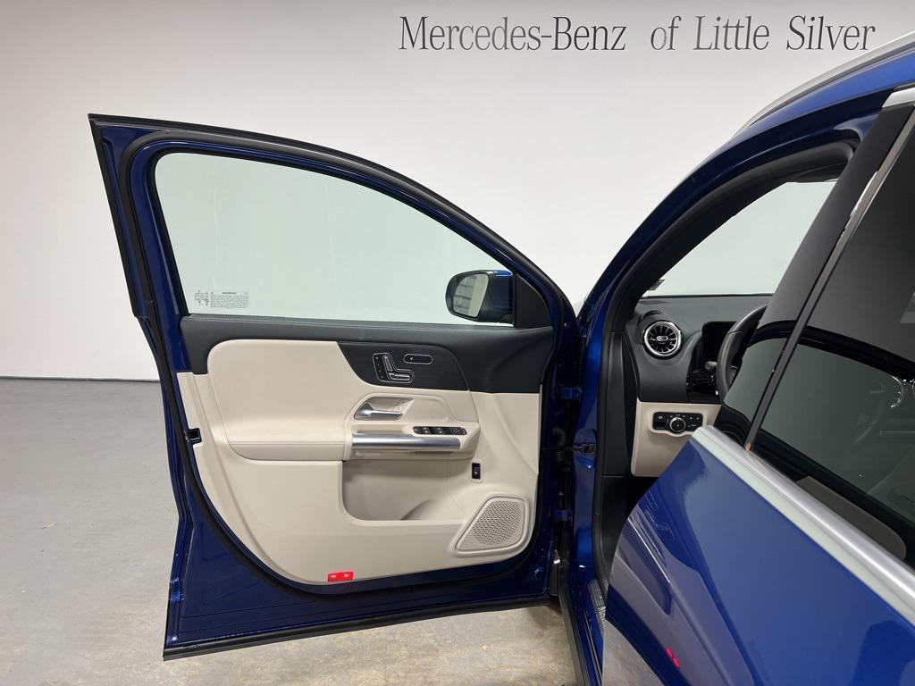 used 2025 Mercedes-Benz GLA 250 car, priced at $45,995