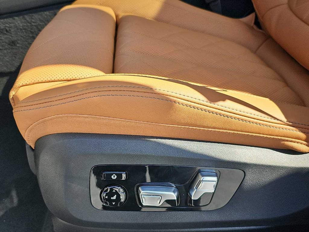 new 2026 BMW X7 car, priced at $91,125