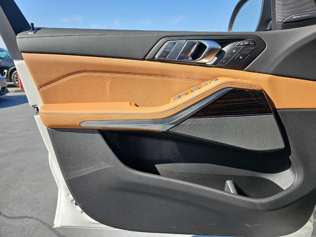 new 2026 BMW X7 car, priced at $91,125