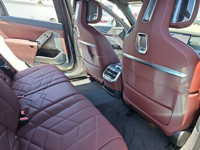 new 2025 BMW i7 car, priced at $131,025