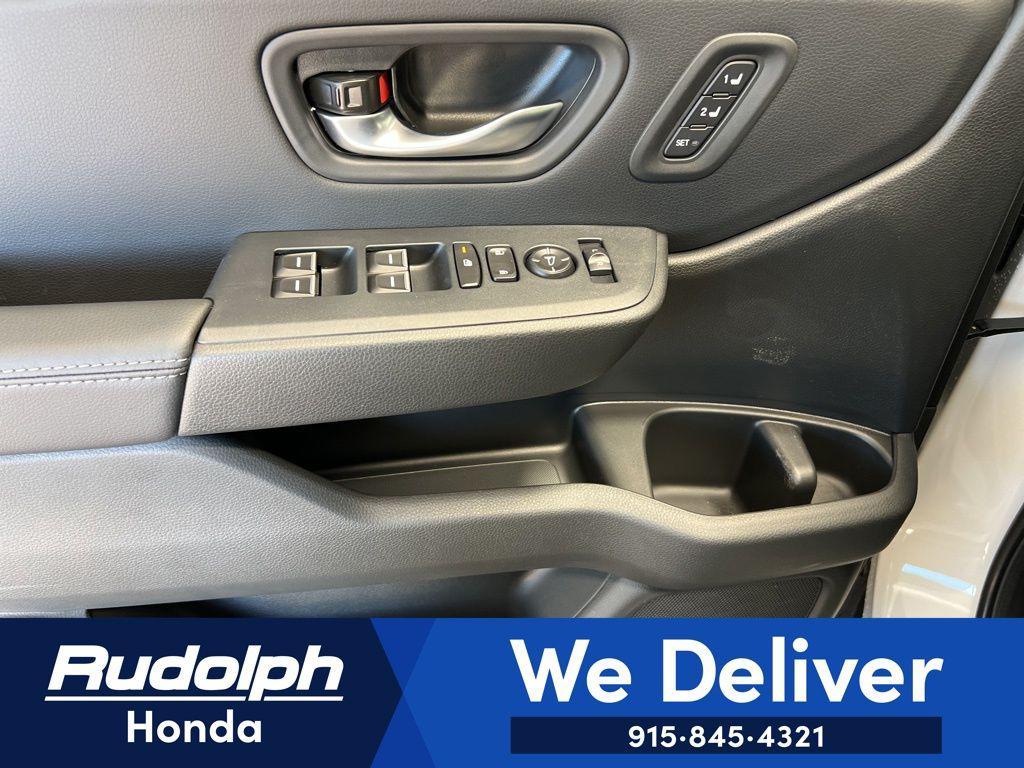 new 2025 Honda Pilot car, priced at $52,280