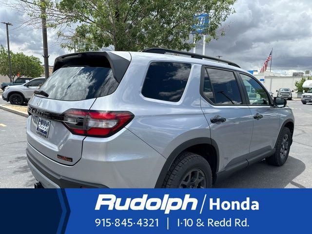 new 2025 Honda Pilot car, priced at $50,850