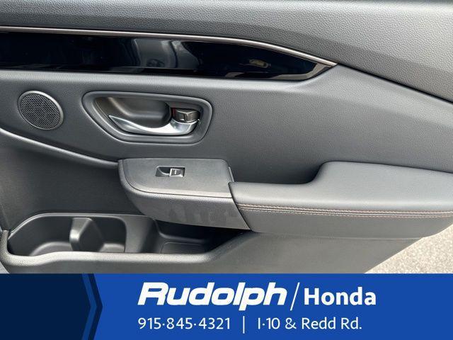 new 2025 Honda Pilot car, priced at $50,850
