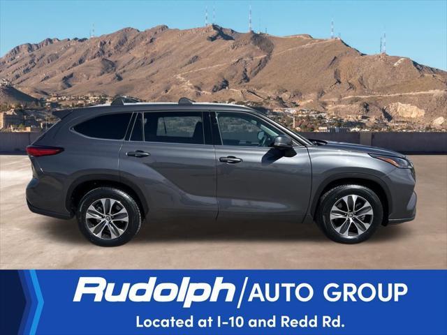 used 2022 Toyota Highlander Hybrid car, priced at $37,354