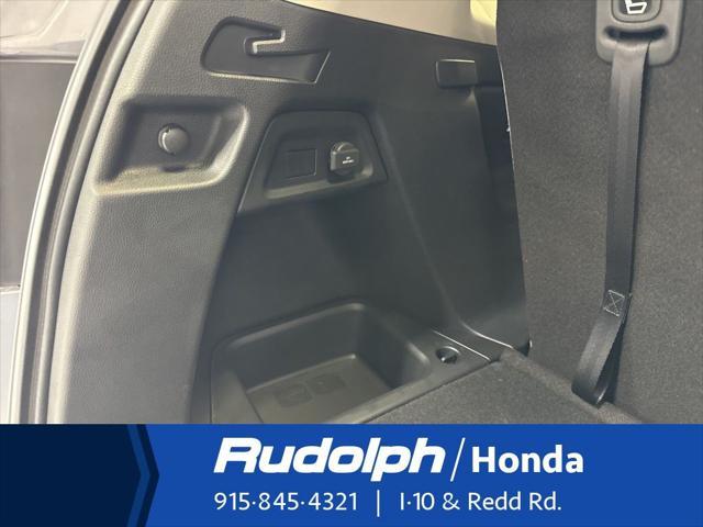 new 2025 Honda Pilot car, priced at $45,680