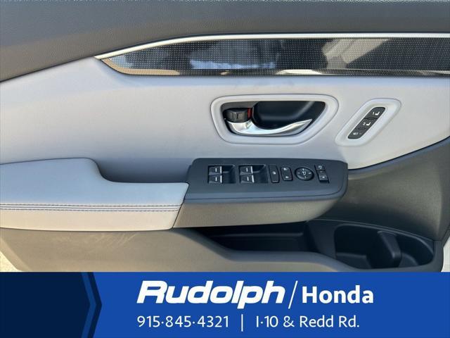 new 2025 Honda Pilot car, priced at $54,985