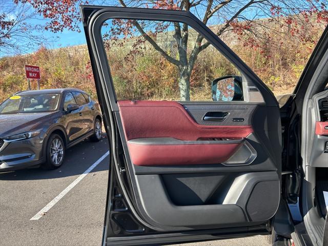 new 2025 INFINITI QX80 car, priced at $112,590