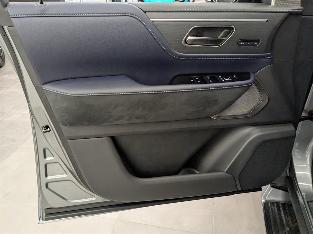 new 2026 INFINITI QX80 car, priced at $104,835