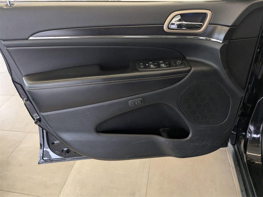 used 2014 Jeep Grand Cherokee car, priced at $9,500