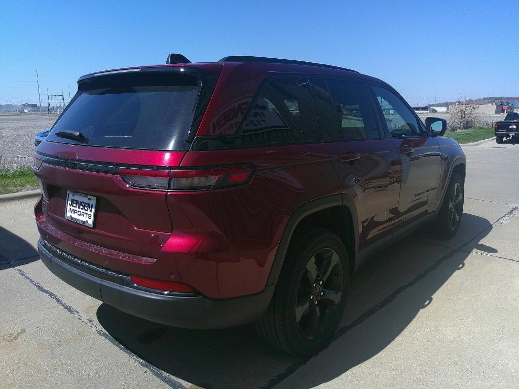 used 2022 Jeep Grand Cherokee car, priced at $31,995